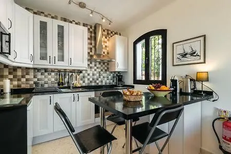 Hermosa Casa Con Terraza E Increibles Vistas Al Mar Y La Montana 度假居