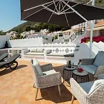 Hermosa Casa Con Terraza E Increibles Vistas Al Mar Y La Montana Nerja