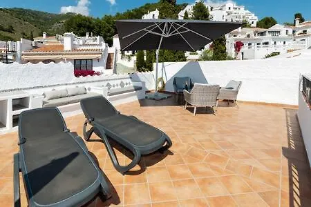 Hermosa Casa Con Terraza E Increibles Vistas Al Mar Y La Montana